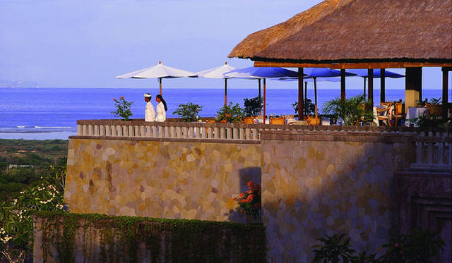 <strong>AMAN RESORTS｜アマンリゾーツ</strong>　「アマヌサ（Amanusa）」　レストラン The Terrace（ザ・テラス）　© Amanresorts
