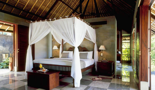 <strong>Amanresorts｜アマンリゾーツ</strong>　「アマヌサ（Amanusa）」　コートヤード付きのガーデンスイート（ゲストルーム）　© Amanresorts