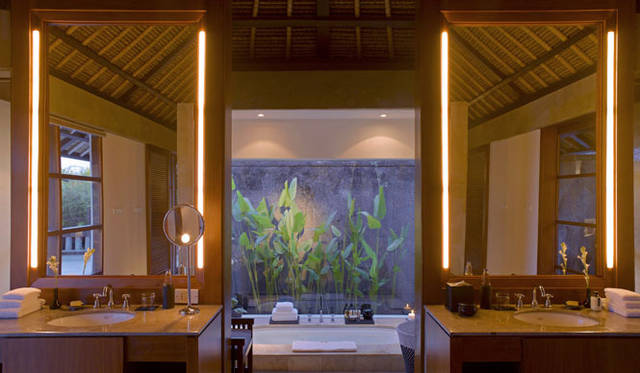 <strong>Amanresorts｜アマンリゾーツ</strong>　「アマヌサ（Amanusa）」　コートヤード付きのガーデンスイート（ゲストルーム）　© Amanresorts