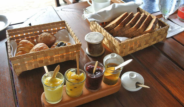 <strong>Amanresorts｜アマンリゾーツ</strong>　「アマヌサ（Amanusa）」　プライベートビーチのアマヌサビーチクラブでの「サンライズ・ブレックファスト」