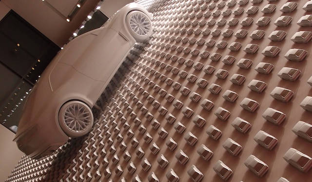 ピナコテーク デア モデルネの壁面をかざる、“アウディ デザイン ウォール”