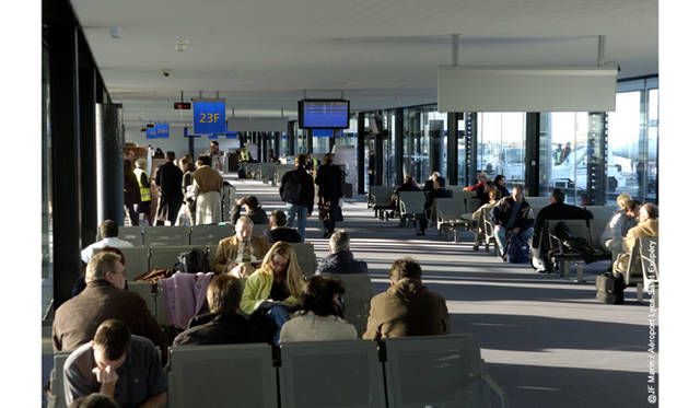 「サン＝テグジュペリ国際空港」