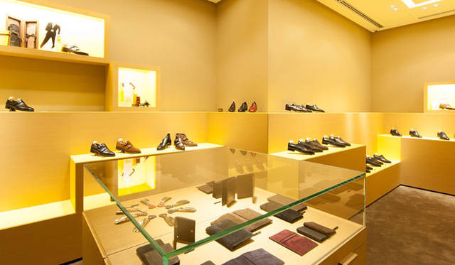 <strong>JOHN LOBB｜ジョンロブ</strong>　東京ミッドタウン店　