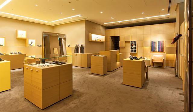 <strong>JOHN LOBB｜ジョンロブ</strong>　東京ミッドタウン店　