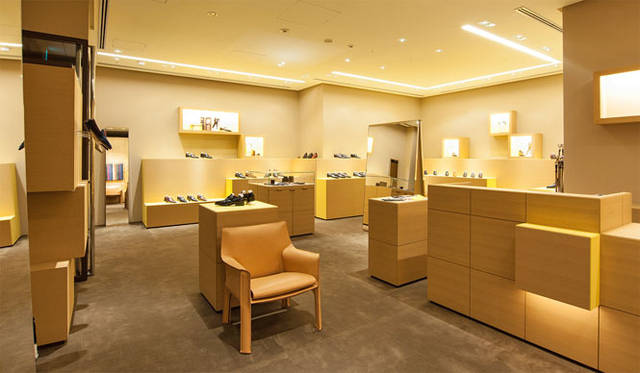 <strong>JOHN LOBB｜ジョンロブ</strong>　東京ミッドタウン店　