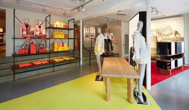 <strong>LOUIS VUITTON｜シャルロット・ぺリアンの最高傑作『限りなく水に近い家』を再現</strong>　ペリアンのポップアップ ストア　©LOUIS VUITTON