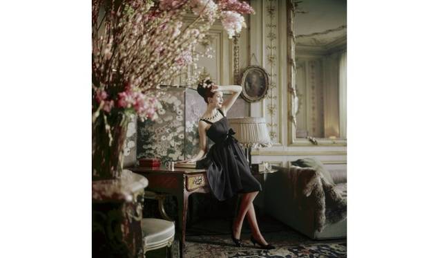 <strong>DIOR｜写真集『ディオール グラマー マーク・ショウ』</strong>　ドレス“Romance”1960年春夏オートクチュール