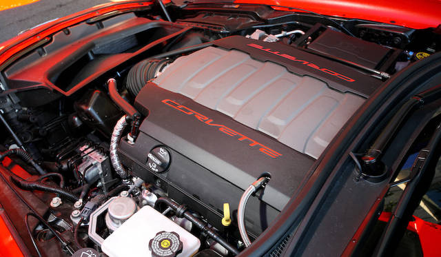 6.2リッター V型8気筒 直噴OHVは、クーペで最高出力460ps、最大トルク624Nmをほこる。Z51になると、それぞれ466ps／630Nmに向上する