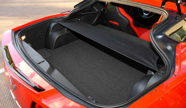 トランク容量は、およそ425リットル（本国値）