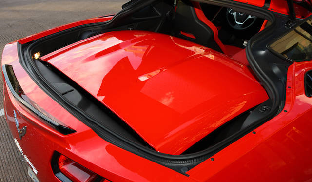 CFRP製のルーフトップを収めることが可能 