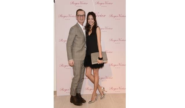 <strong>Roger Vivier｜銀座松屋オープン記念、レセプションパーティ開催</strong> モデルのリナさんとブルーノ・フリゾーニ氏