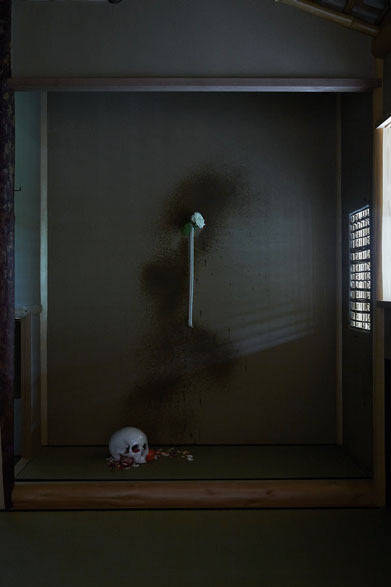 <strong>元麻布『さる山』</strong>　「alternative white」濱中史朗展