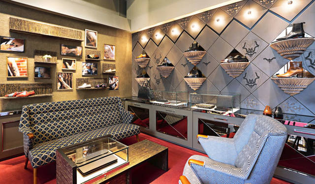 <strong>Christian Louboutin｜クリスチャン ルブタン</strong>　「クリスチャン ルブタン 青山」　