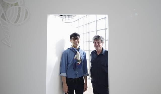 <strong>ART｜銀座メゾンエルメスフォーラムで『クリスチャン・ボヌフォワ展』</strong>　（左より）中山英之氏、クリスチャン・ボヌフォワ氏