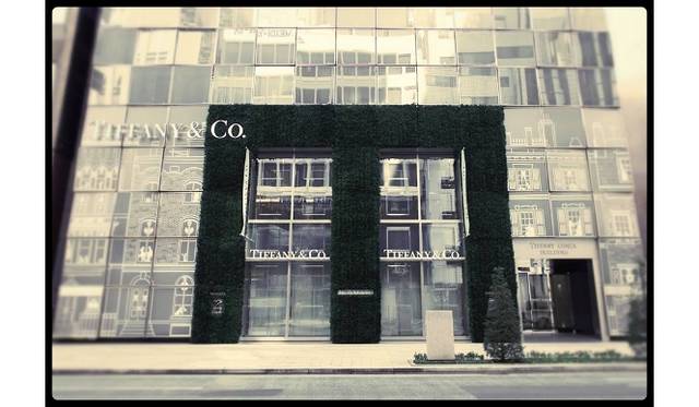 <strong>TIFFANY & Co.｜ティファニー</strong> クリスマスの喜びをブルーボックスにつめこんで。ティファニーのクリスマス フェア　©Tiffany&Co.<br /><br /> 