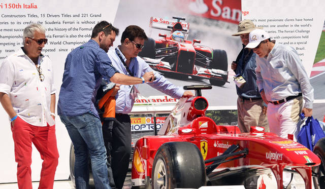 フェラーリ、ロールスロイス、ブガッティ、ポルシェ。モータースポーツ・ギャザリングは世界屈指のカーブランドがセールスプロモーションの場として扱う特別なイベント