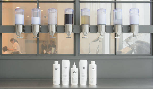 <strong>uka｜ウカ</strong>　写真は、トータルビューティーサロン「uka 丸の内KITTE店」のシャンプーバーにて