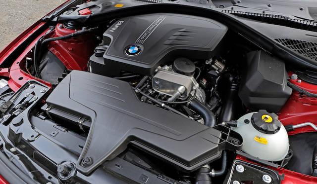 428iは2リッター直4ツインパワー ターボエンジンから、最高出力180kW（245ps）/5,000rpm、最大トルク350Nm（35.7kgm）/1,250-4,800rpmを発揮