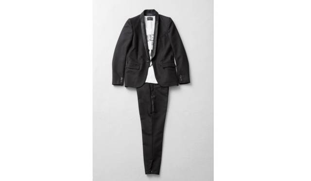 <strong>DIESEL BLACK GOLD｜ホリデーシーズンに最適なコレクション</strong>　ジャケット　7万350円、パンツ　4万7250円、Tシャツ　1万3440円