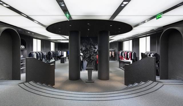 <strong>VIKTOR&ROLF｜フランスでは初となる旗艦店をパリ1区にオープン</strong>　