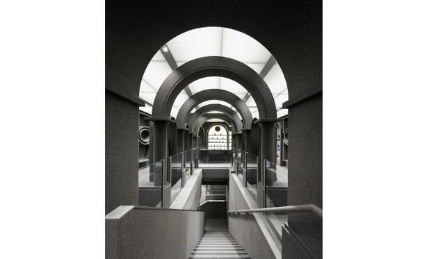 <strong>VIKTOR&ROLF｜フランスでは初となる旗艦店をパリ1区にオープン</strong>　