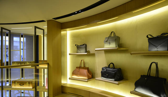 moynat_interior_21_665 2階メンズフロアより