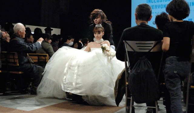 モデル｜篠塚愛さん、篠塚健児さん　Photo by MASAO OKAMOTO