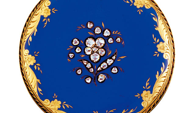 「Queen Victoria of Great Britain and Ireland｜ヴィクトリア女王のペンダント・ウォッチとブローチ」