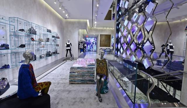 <strong>Just Cavalli｜豪華セレブが集結！　オープニングパーティを開催</strong>　