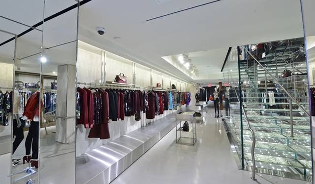 <strong>Just Cavalli｜豪華セレブが集結！　オープニングパーティを開催</strong>　