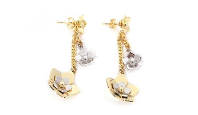 <strong>FENDI｜新ジュエリーライン、ブロッサムが登場</strong>　ピアス　3万1500円