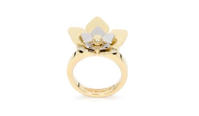 <strong>FENDI｜新ジュエリーライン、ブロッサムが登場</strong>　リング　2万4150円