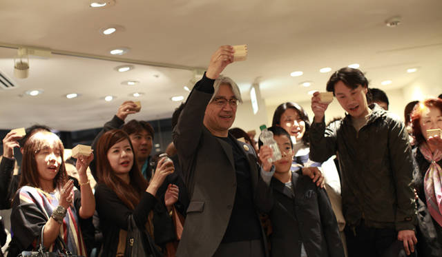 トークセッションの後は、ヒノキの桝で乾杯