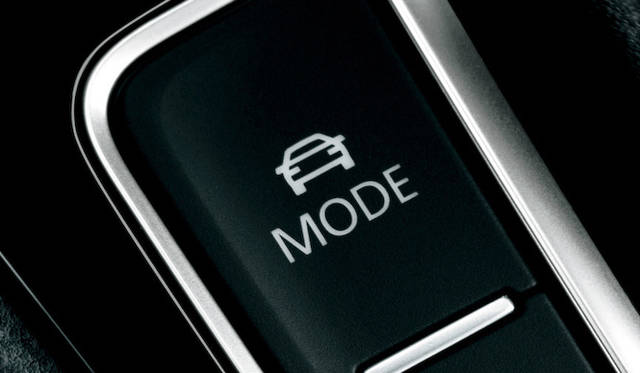 アダプティブシャーシーコントロール“DCC”はオプションとして用意される