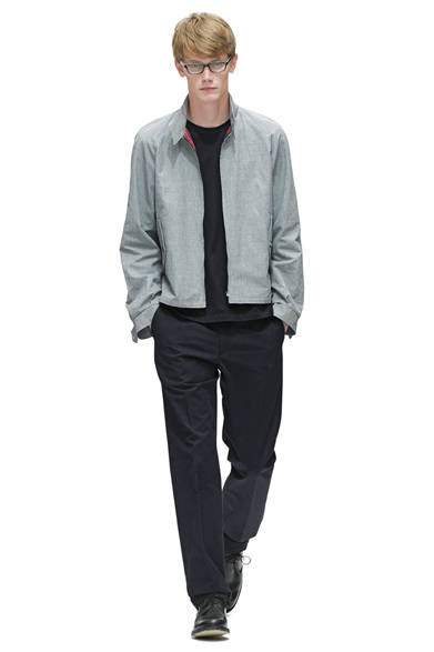 ニット各3万3000円（マーガレット・ハウエル）<br />※価格は税抜価格（2014年1月現在）