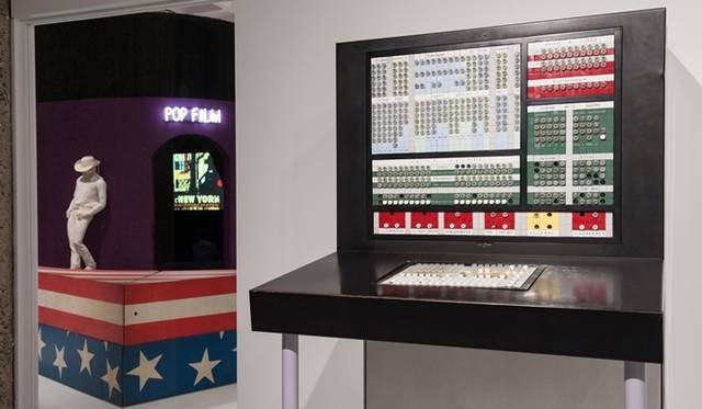 <strong>ART FILE 28｜「Pop Art Design（ポップアート デザイン）」</strong>　© Gar Powell-Evans 2013 Courtesy Barbican Art Gallery