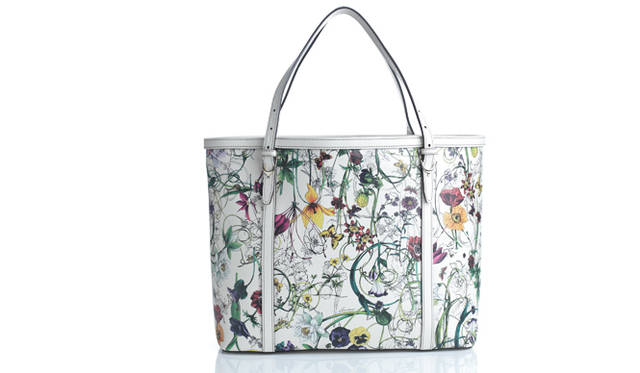 <strong>GUCCI｜グッチ 「グッチ ニース」新作は鮮やかな「フローラ」プリント</strong><br /><br />トートバッグ[W35×H28×D15cm] 15万9600円