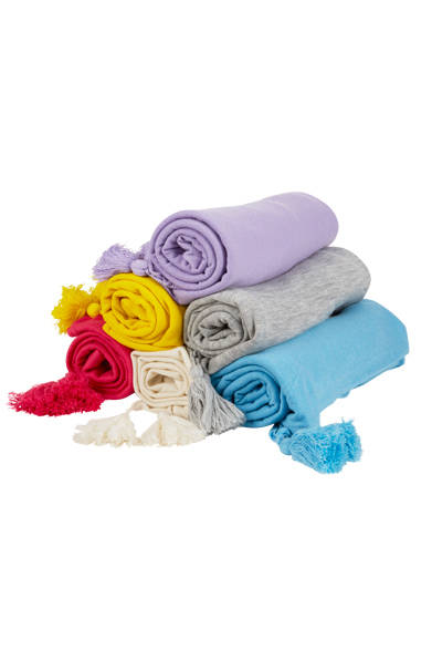 <strong>MYLAN｜スタイリスト 佐々木敬子が新ブランド「マイラン」を立ち上げ</strong><br />カシミヤストール　各5万5650円