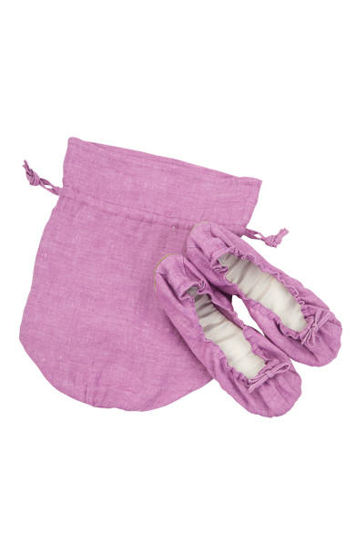 <strong>MYLAN｜スタイリスト 佐々木敬子が新ブランド「マイラン」を立ち上げ</strong><br />ルームシューズ　1万7640円