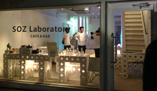 大阪のSOZ LABにて、設営中