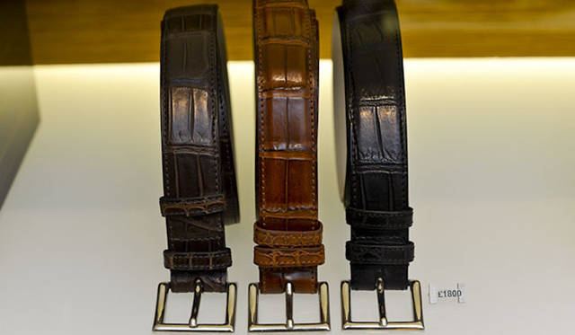 <strong>JOHN LOBB｜ジョンロブ</strong>　「ジョンロブ ジャーミンストリート店」のディスプレイ