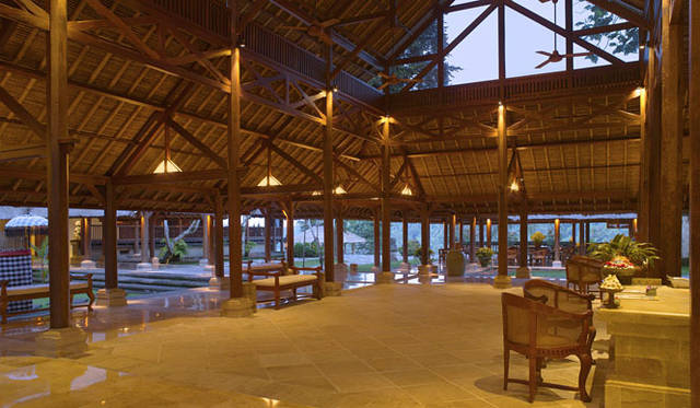 <strong>Amanresorts｜アマンリゾーツ</strong>　「アマンダリ（Amandari）」　Lobby　© Amanresorts