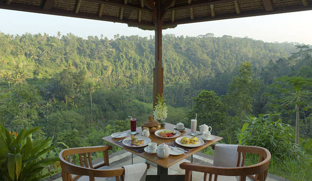 <strong>Amanresorts｜アマンリゾーツ</strong>　「アマンダリ（Amandari）」　Dining Bale　© Amanresorts
