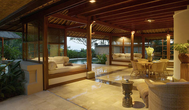 <strong>Amanresorts｜アマンリゾーツ</strong>　「アマンダリ（Amandari）」　Duplex Suite Interior　© Amanresorts