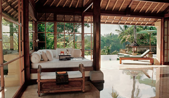 <strong>Amanresorts｜アマンリゾーツ</strong>　「アマンダリ（Amandari）」　Suite Daybed　© Amanresorts