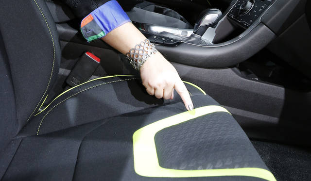 お話をうかがったサマンサ・ホイトさんのネイルは、フュージョン エナジーの内装にもちいたグリーンのラインに合わせたカラーリングだった