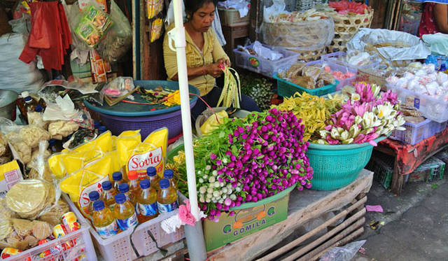 <strong>Amanresorts｜アマンリゾーツ</strong>　「アマンダリ（Amandari）」　アマンダリからクルマで約20分圏内に朝市はいくつかあるそう