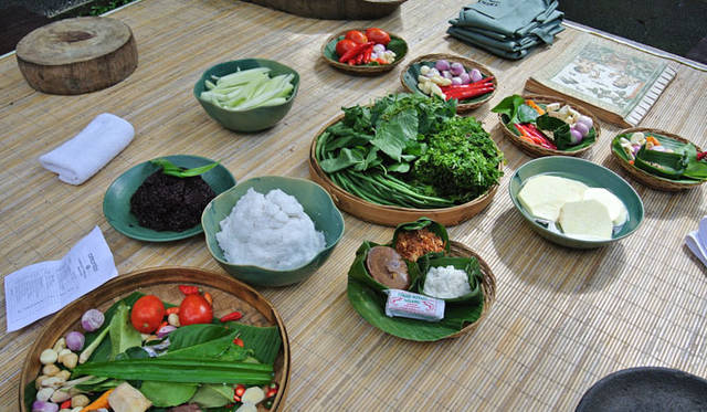 <strong>Amanresorts｜アマンリゾーツ</strong>　「アマンダリ（Amandari）」　ゲスト5人に、これだけの食材を使う