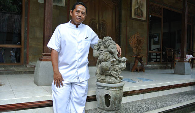 <strong>Amanresorts｜アマンリゾーツ</strong>　「アマンダリ（Amandari）」　パッ・イ・ワヤン・スタナ・バワさんももちろんアマンダリのスタッフ