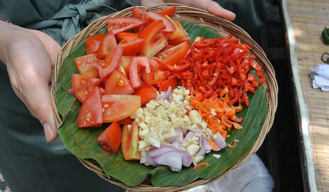 <strong>Amanresorts｜アマンリゾーツ</strong>　「アマンダリ（Amandari）」　チリとトマトサンバル（SAMBAL ULEK）の食材